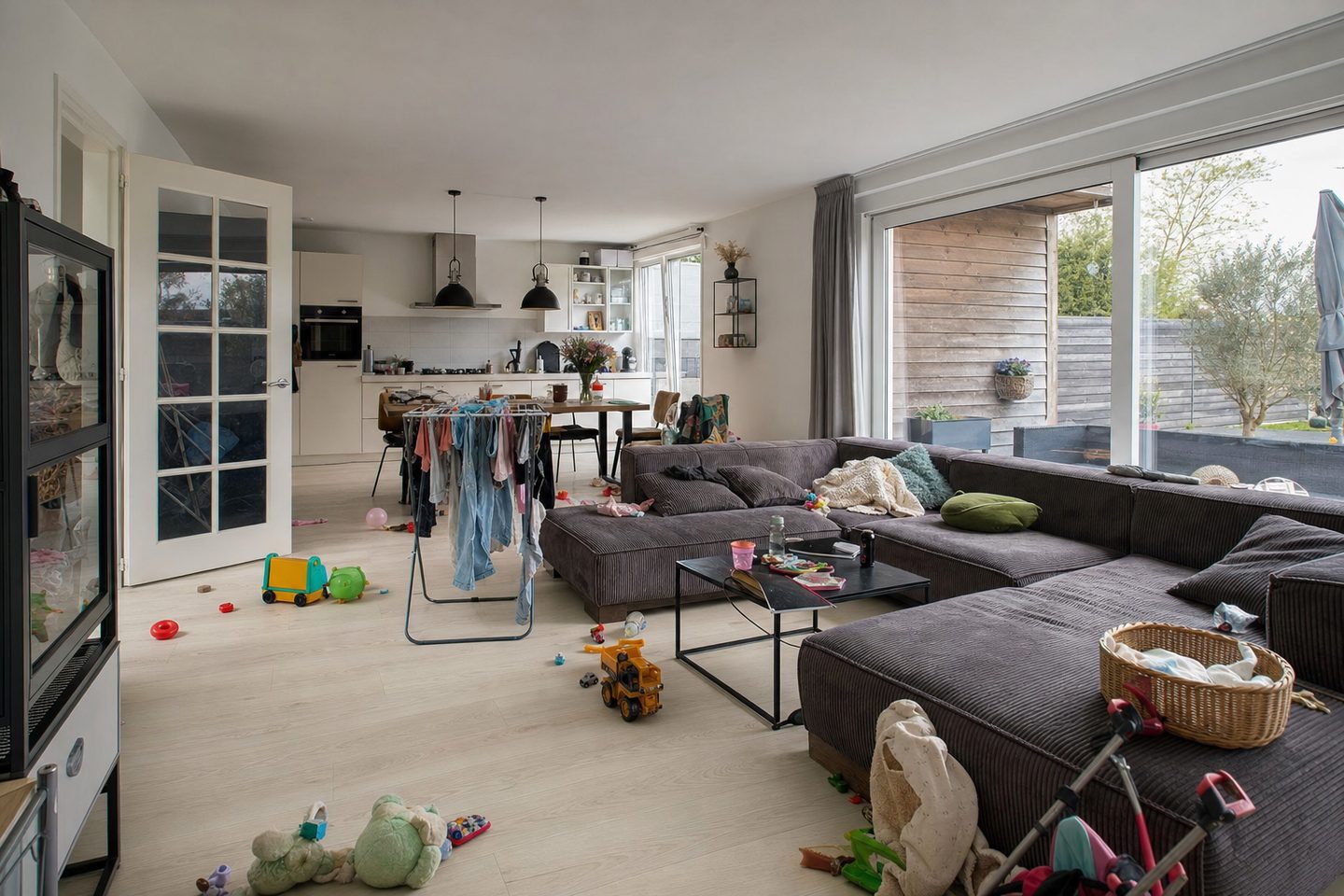 Woonkamer gezinswoning, Filmwijk — Origineel