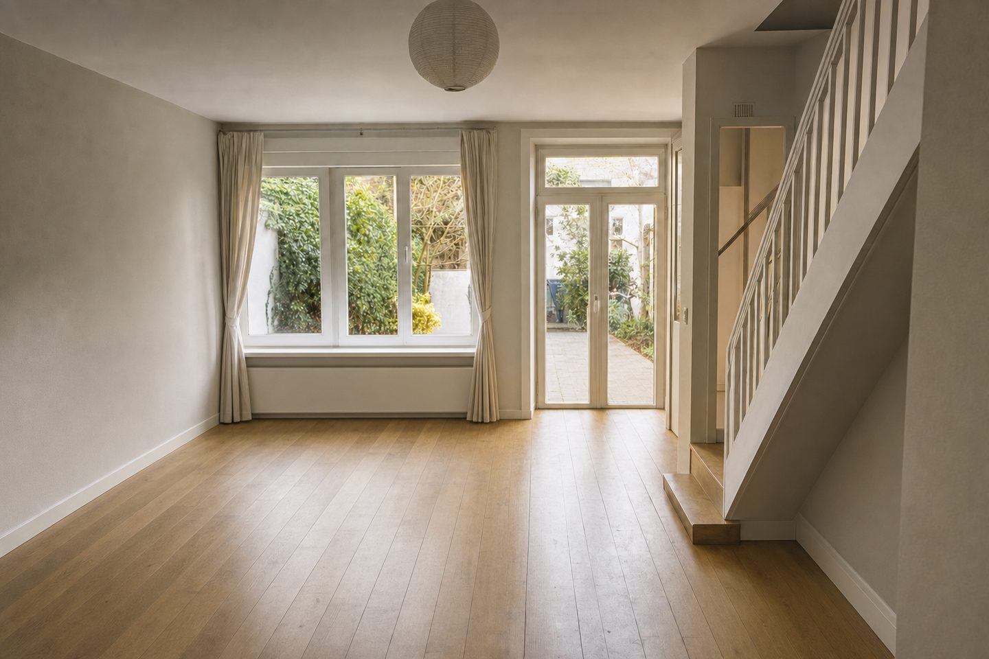 Wohnessraum im Reihenhaus, Gundeldingen — Entrümpelt