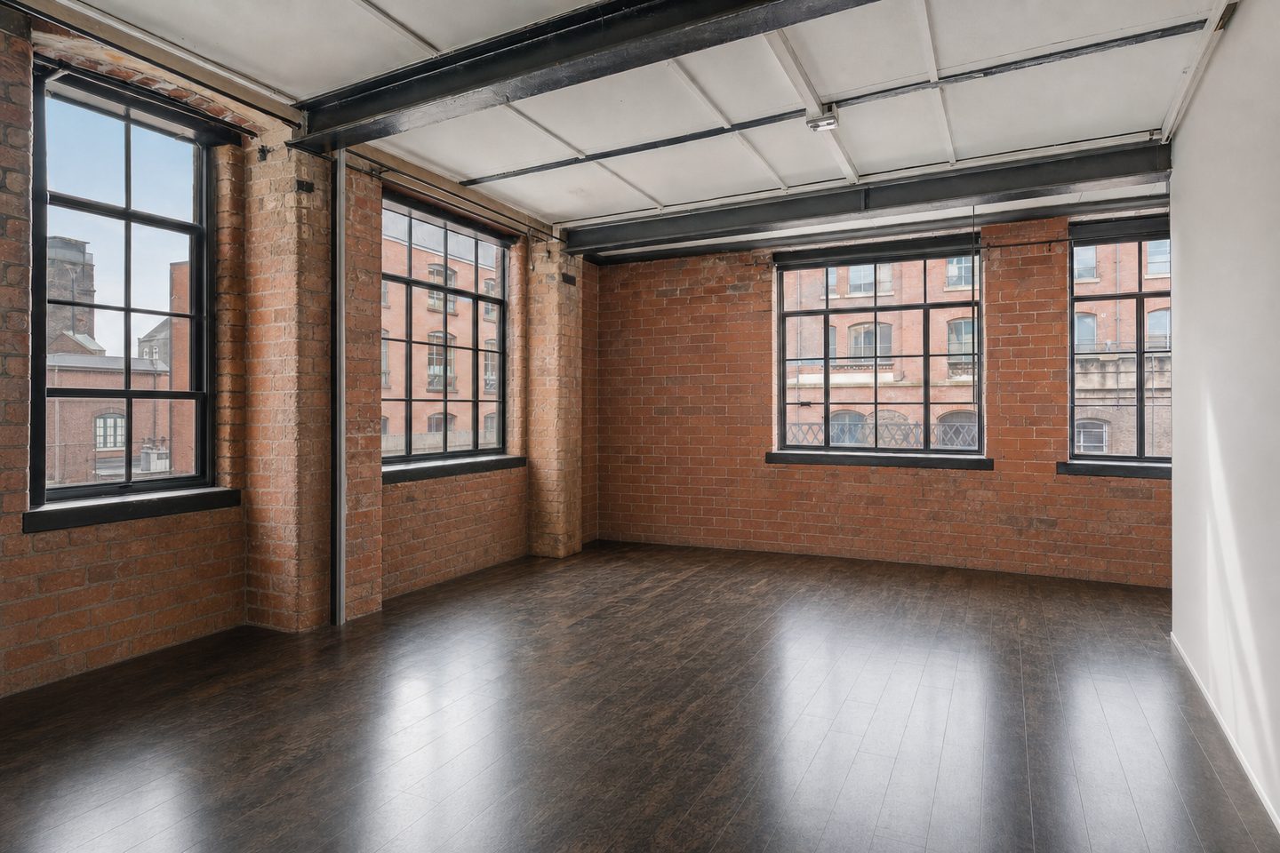 Warehouse conversion bedroom, Jewellery Quarter — Decluttered