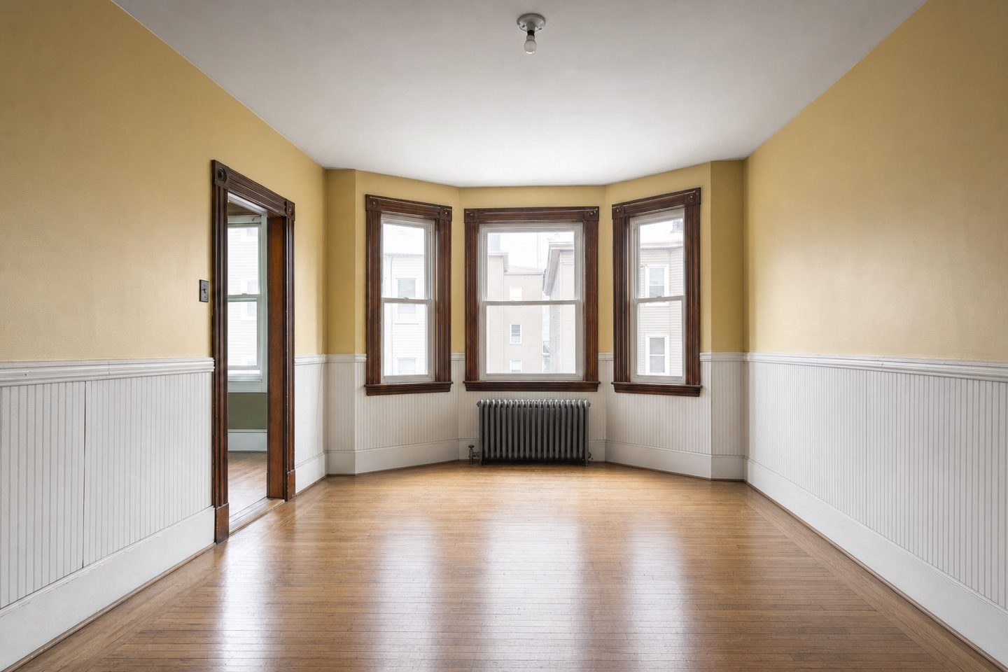 Triple-decker living room, Dorchester — Decluttered