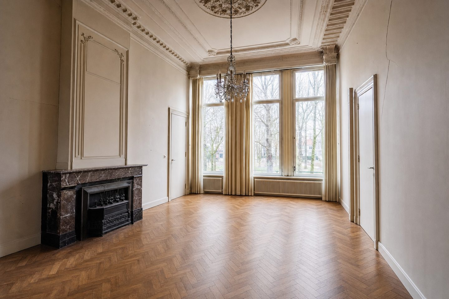 Herenhuis-salon aan de singel — Opgeruimd