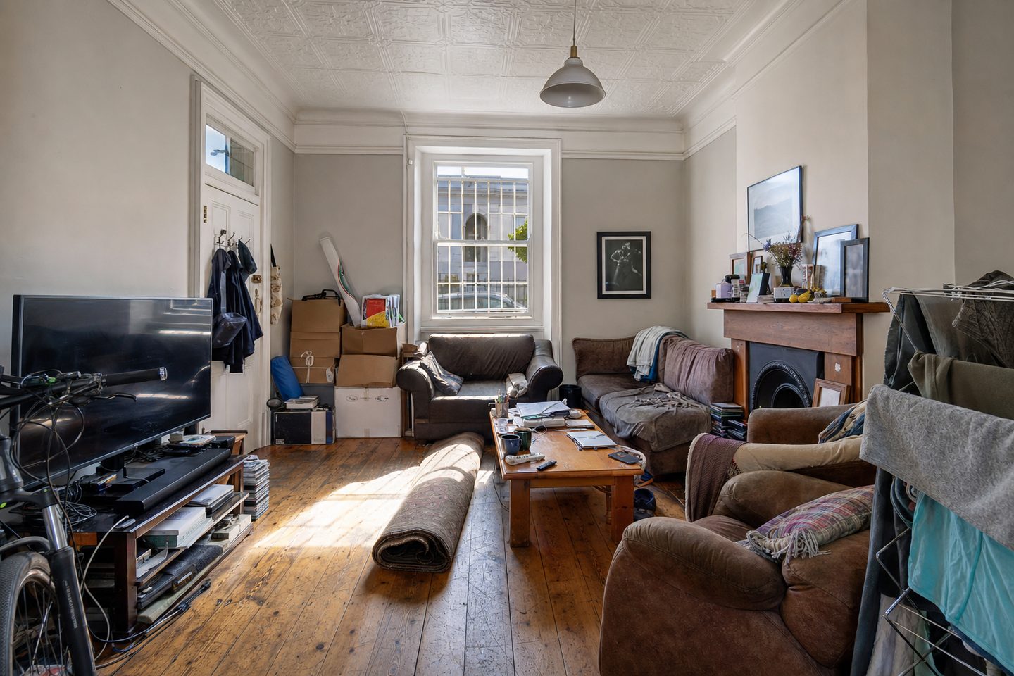 Victorian semi living room, Woodstock — Original