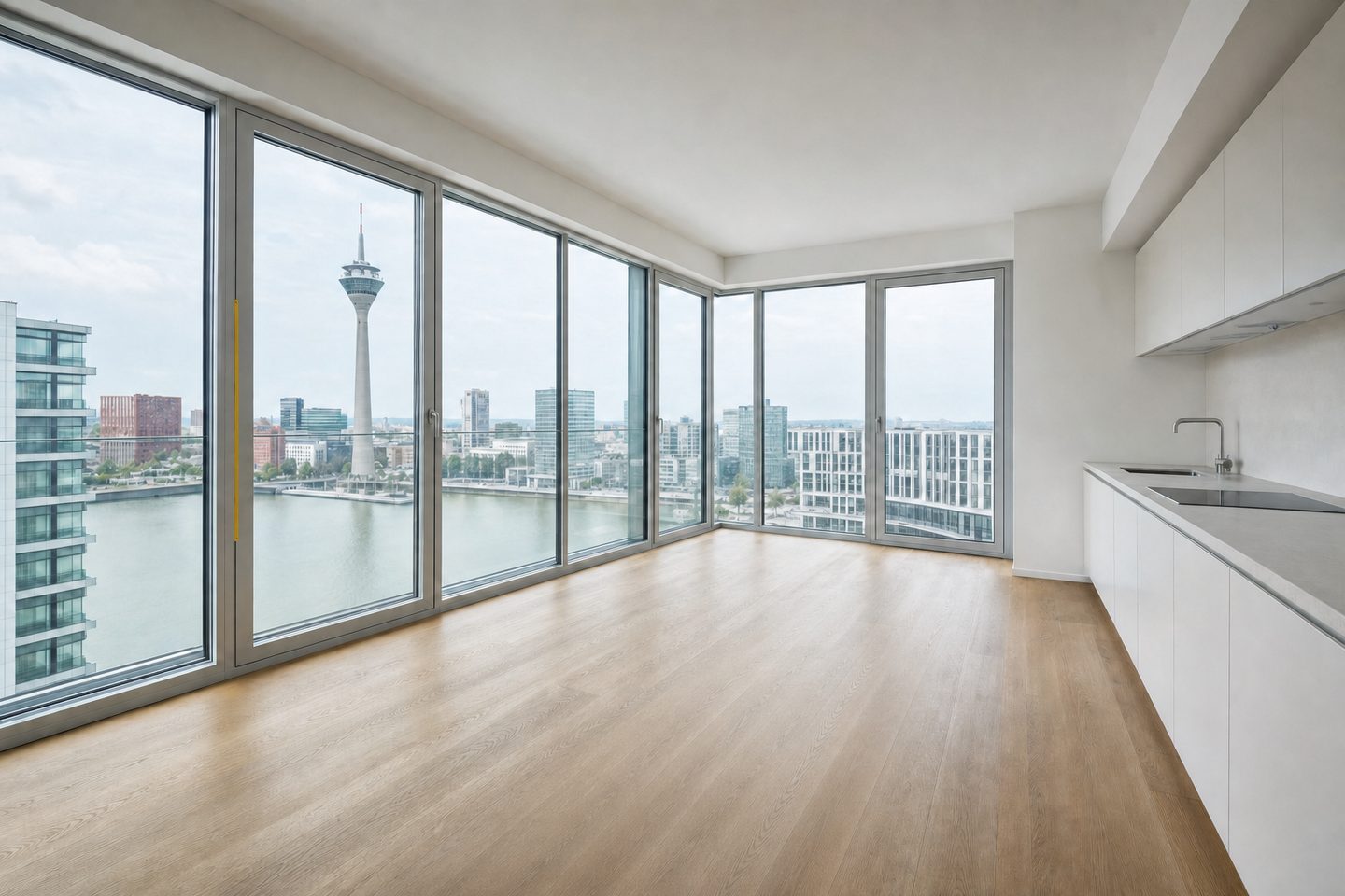 Neubau-Wohnung, Medienhafen — Entrümpelt