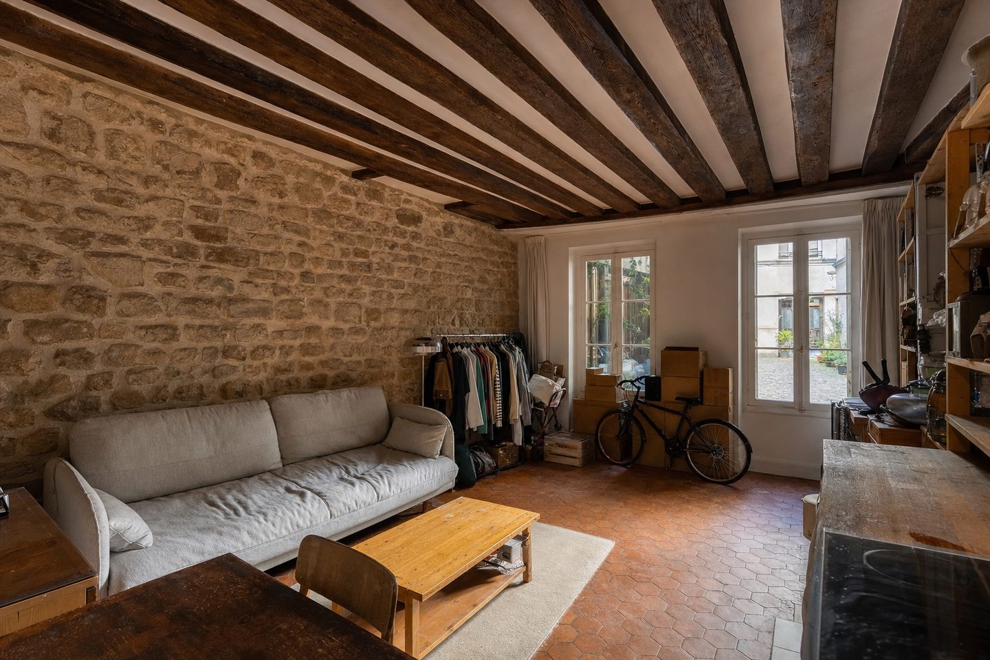 Séjour à poutres apparentes, Haut Marais — Original