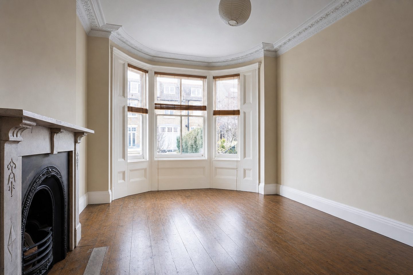Victorian terrace reception room — Decluttered