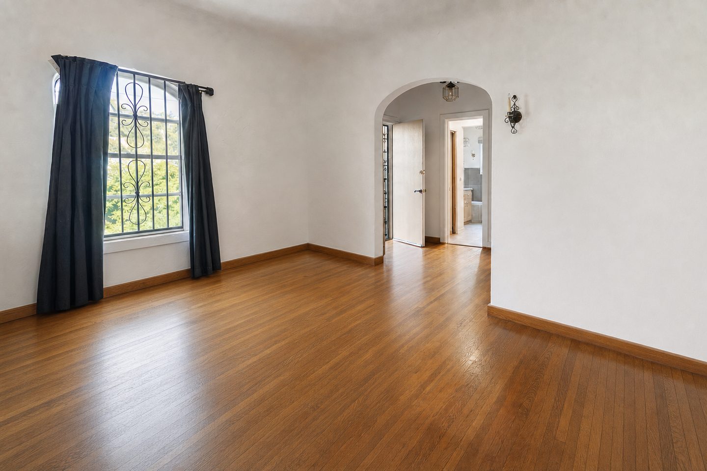 Spanish bungalow bedroom, Pasadena — Decluttered