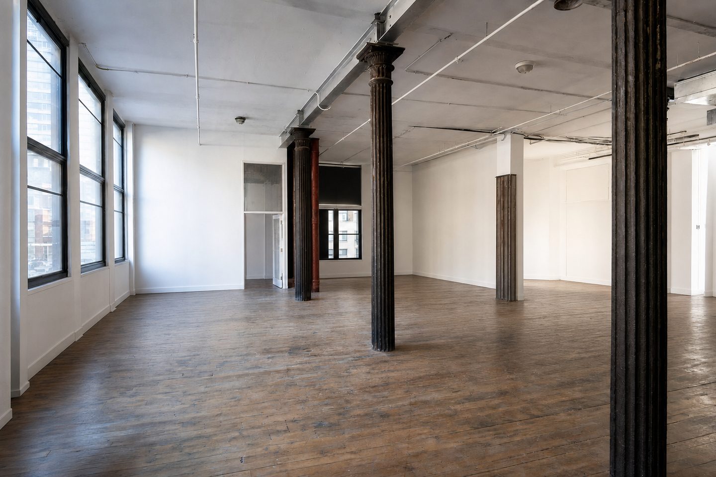 Loft living room, Tribeca — Decluttered