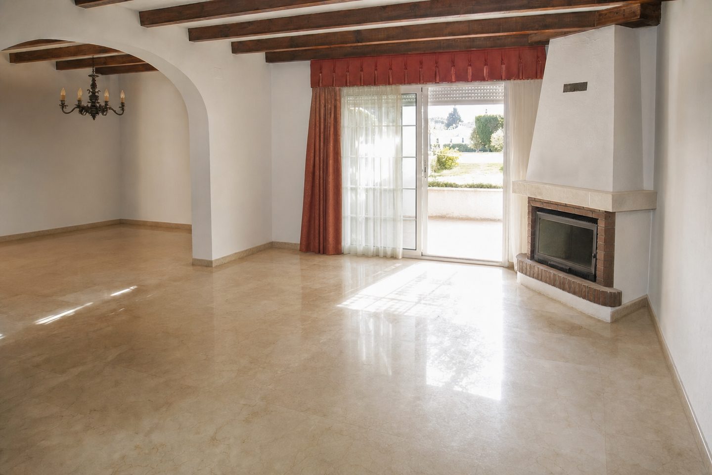 Salón de adosado, Nueva Andalucía — Despejado