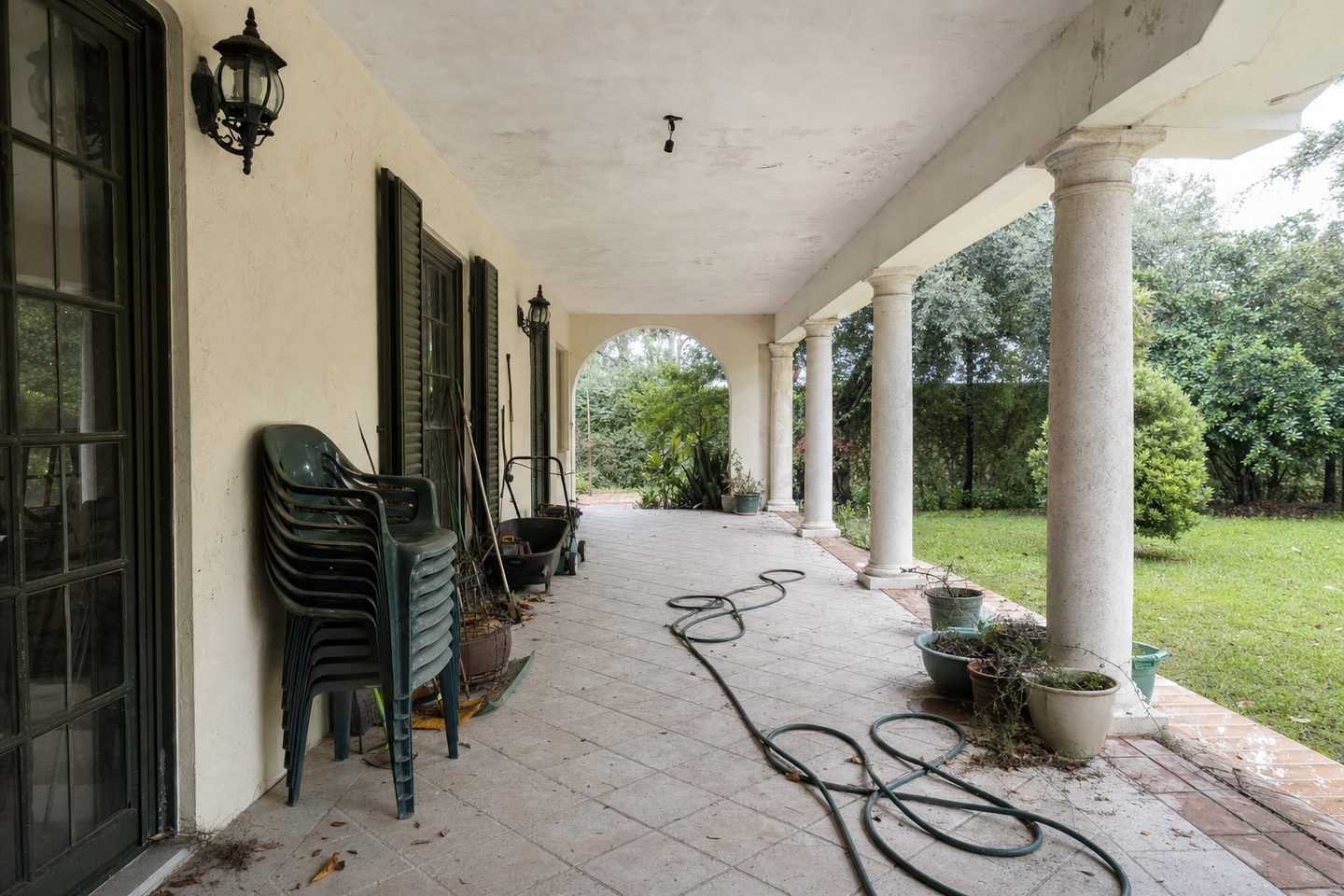 Villa terrace lounge, Coral Gables — Original