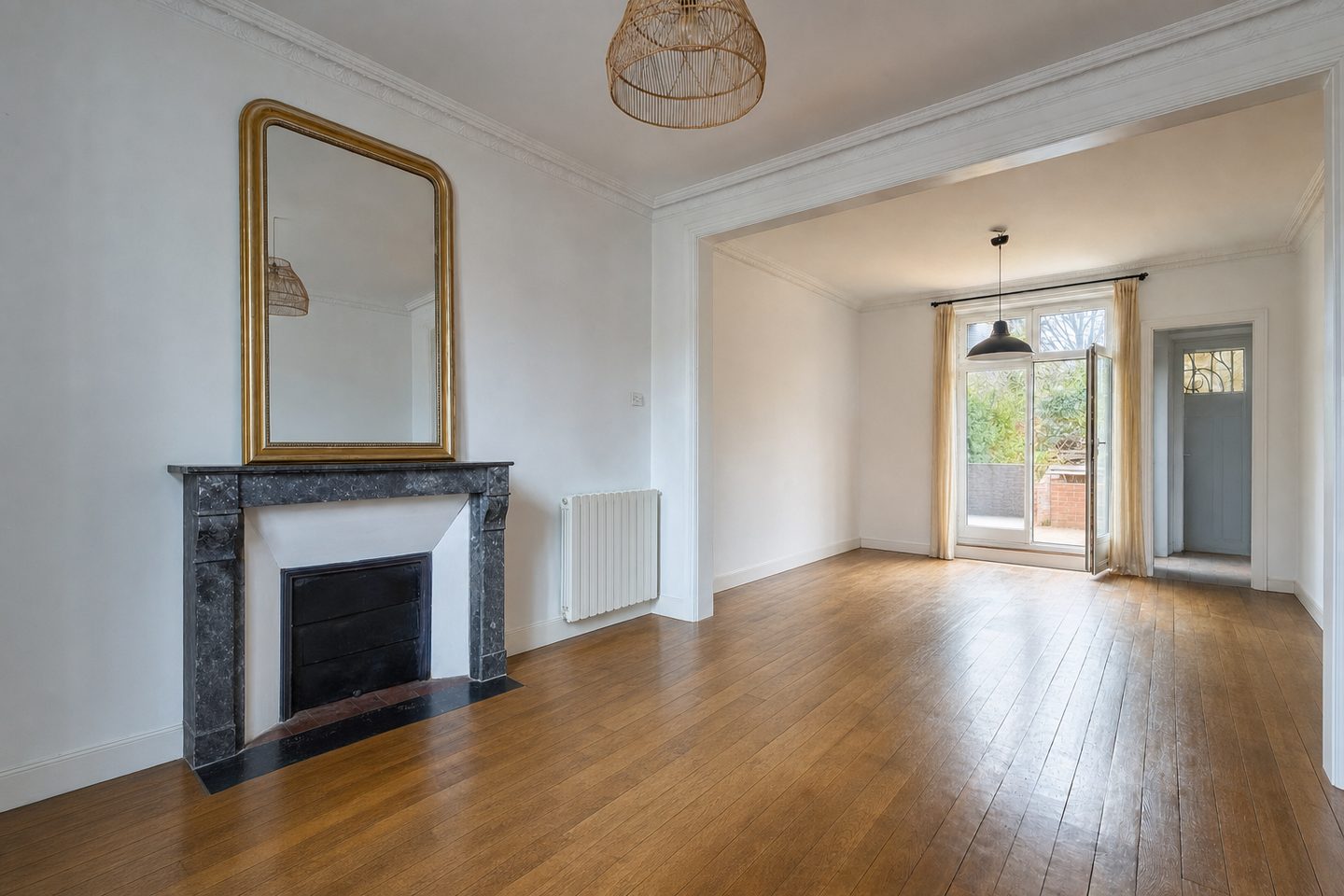 Maison de ville, Procé — Désencombré