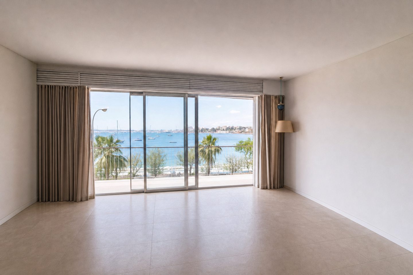 Apartamento frente al mar, Portixol — Despejado