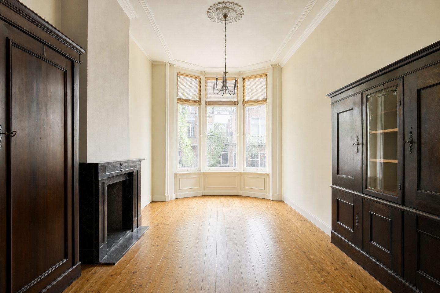Herenhuis-woonkamer, Kralingen — Opgeruimd