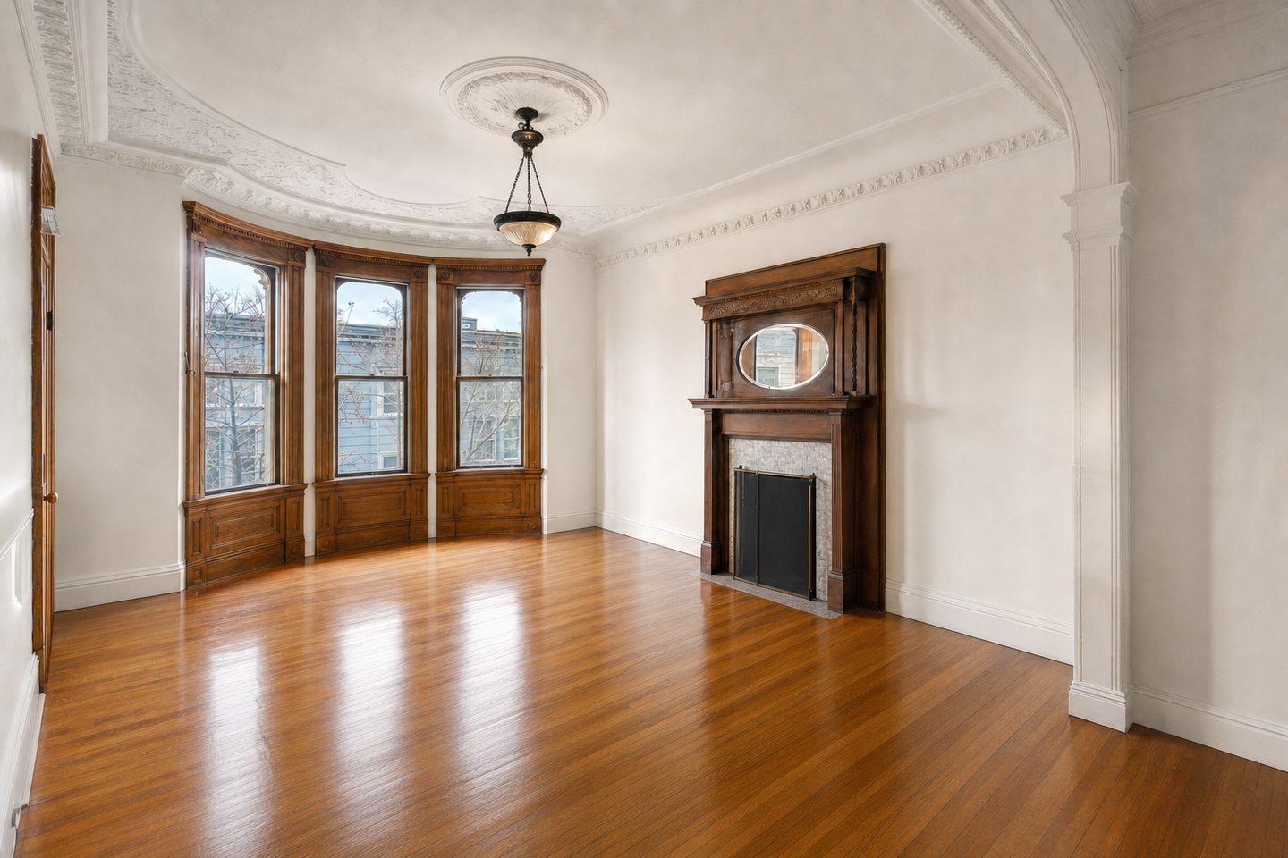Victorian parlor, Noe Valley — Decluttered