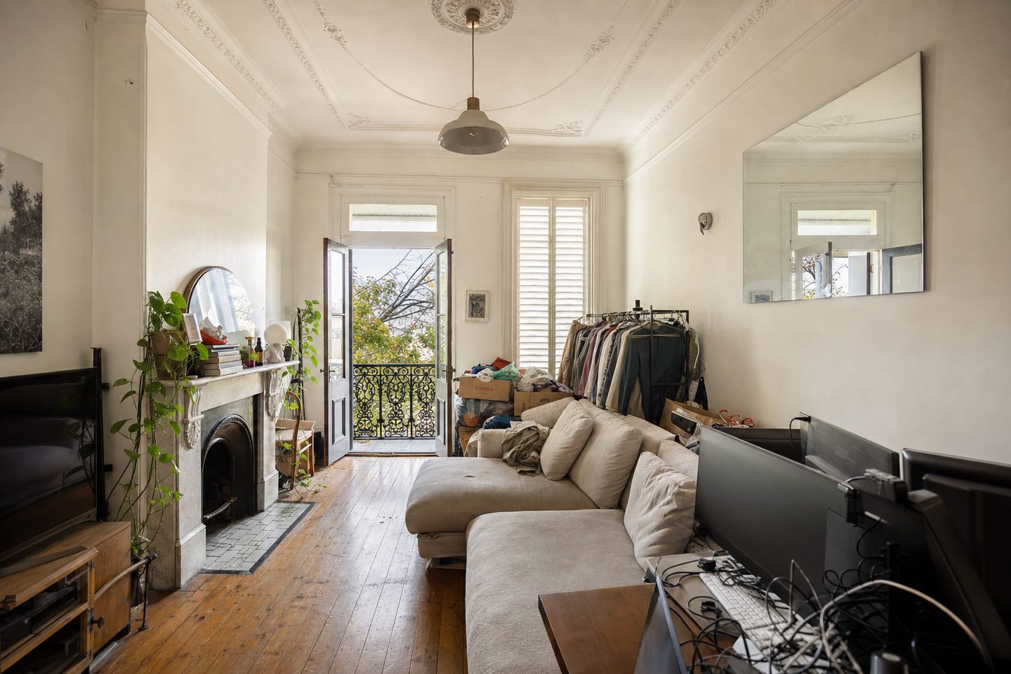 Victorian terrace living room, Surry Hills — Original