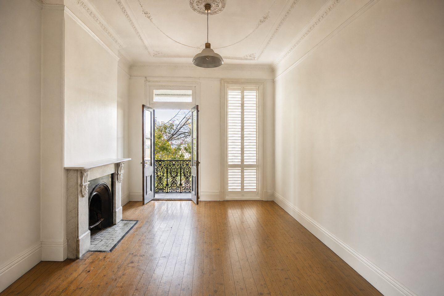 Victorian terrace living room, Surry Hills — Decluttered