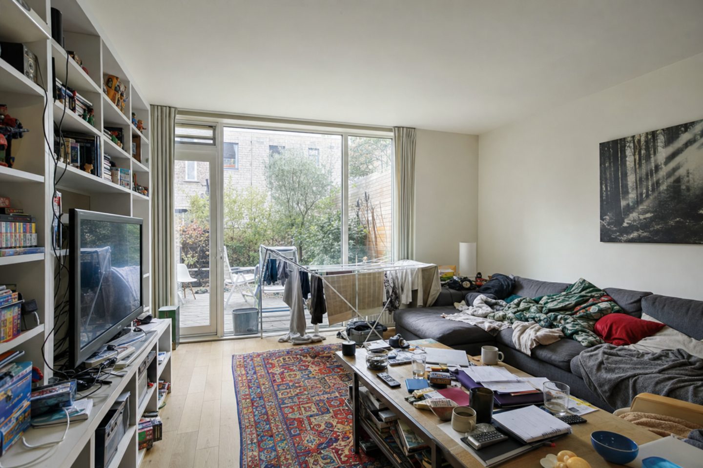 Ein modernes Haus zum Innenhof — Original