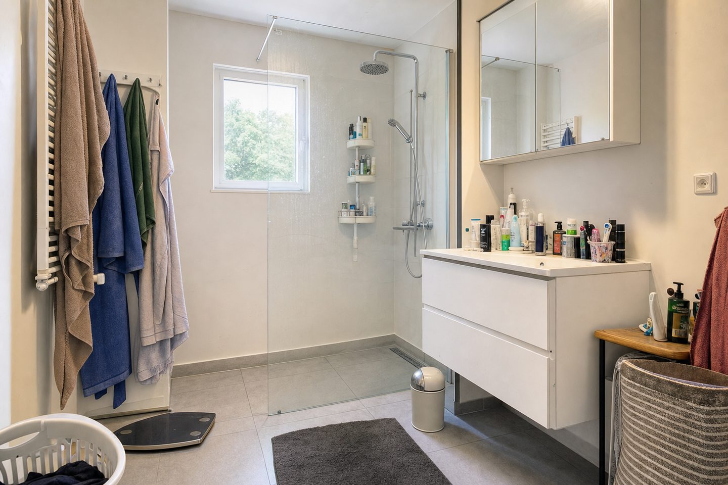 The minimalist bathroom — Original
