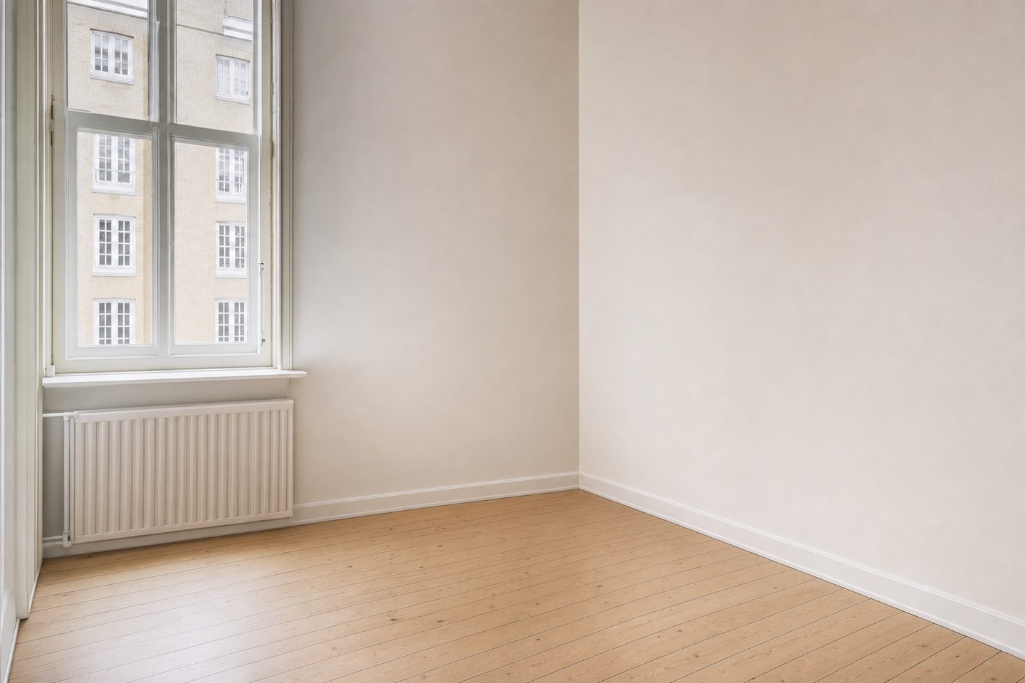 The minimalist home office — Decluttered