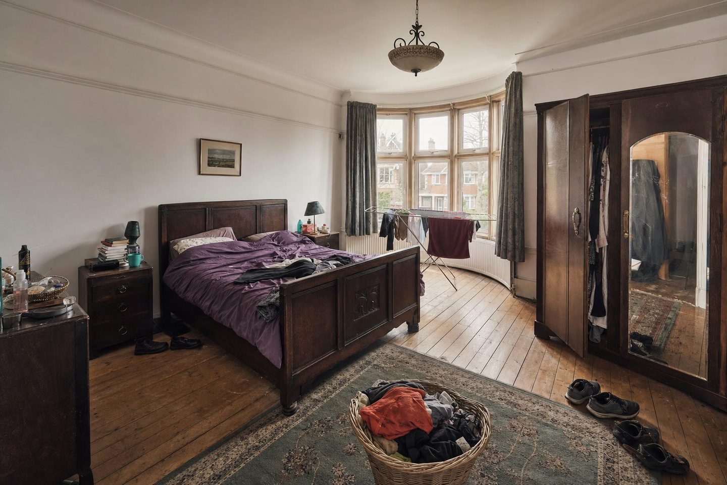 Un dormitorio de los años 30 con mirador — Original
