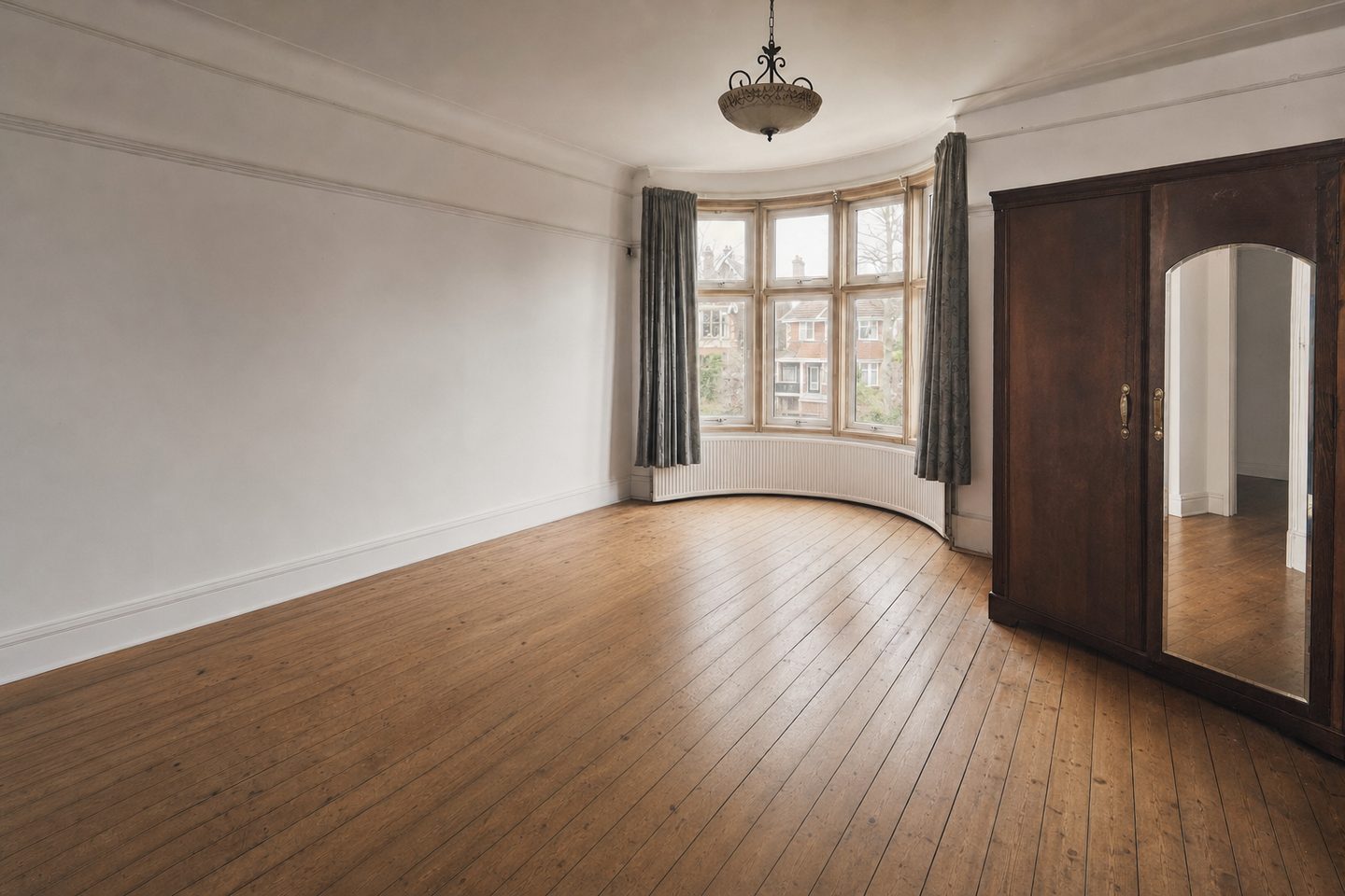 Un dormitorio de los años 30 con mirador — Despejado