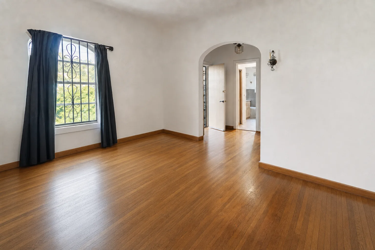 Spanish bungalow bedroom, Pasadena — Decluttered