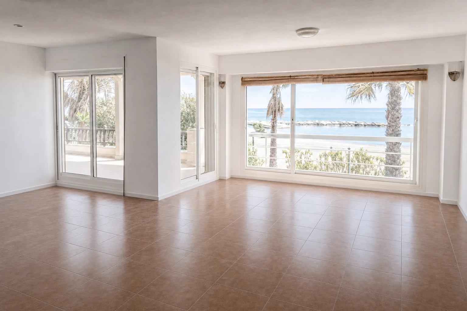 Salón con vistas al mar, Pedregalejo — Despejado