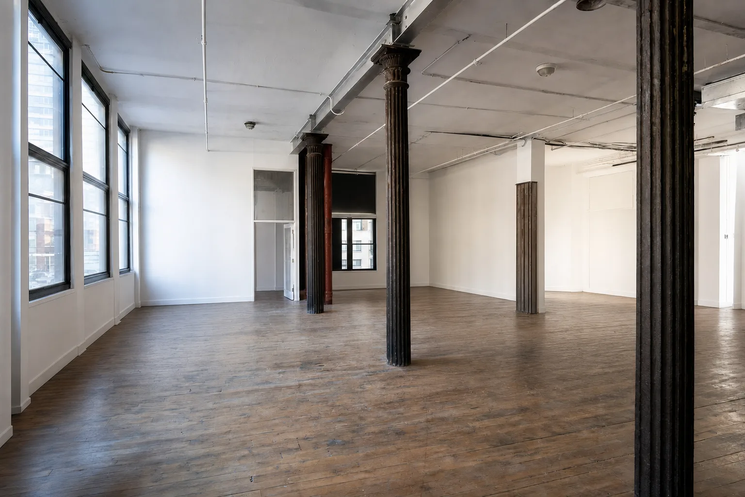 Loft living room, Tribeca — Decluttered