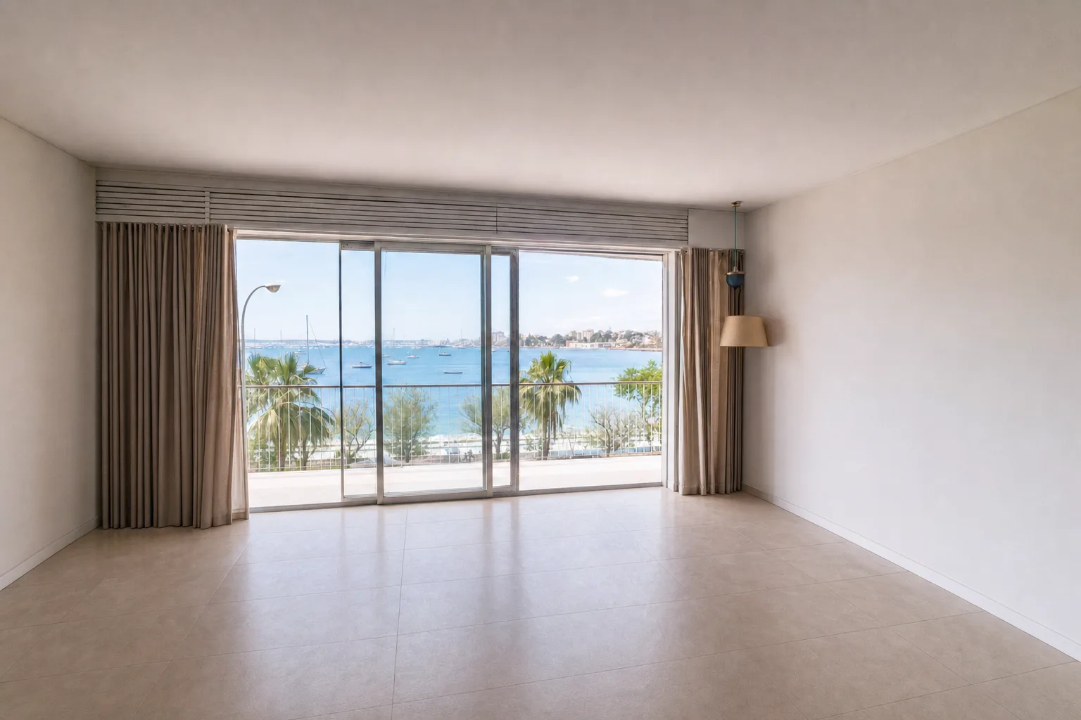 Apartamento frente al mar, Portixol — Despejado