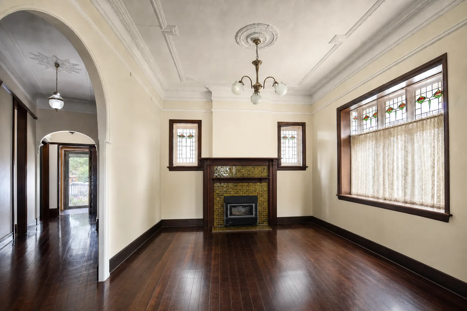 Federation house lounge room, Haberfield — Decluttered