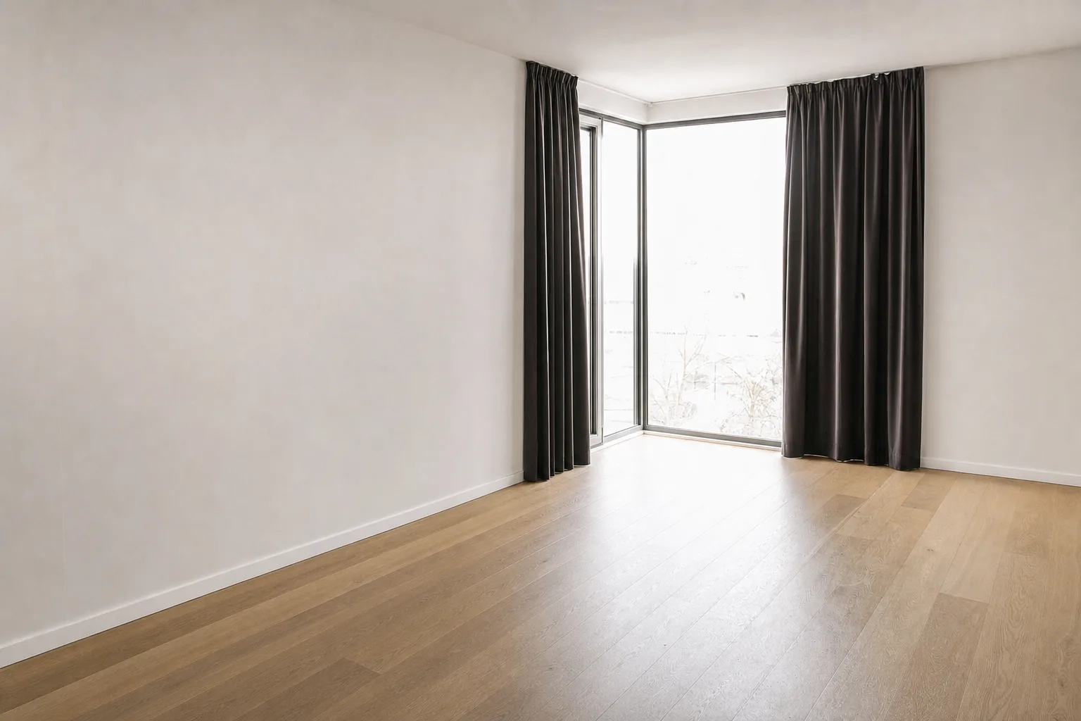 Eine moderne Stadtwohnung mit Eckfenster — Entrümpelt